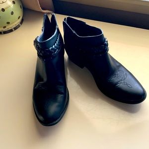 Woman’s Ankle Boots 7.5 Barely Worn